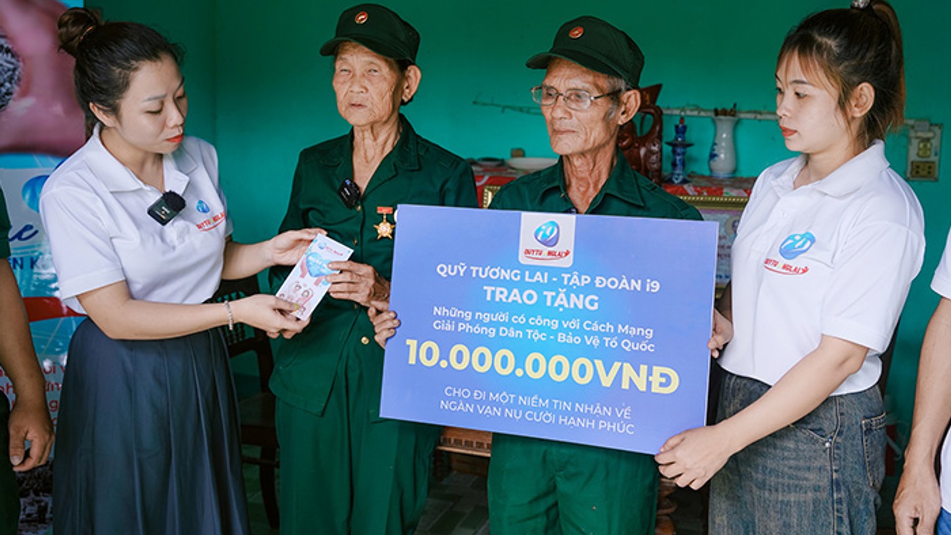 Hình ảnh đại diện cho việc lắng nghe phản hồi của khách hàng tại km3888b