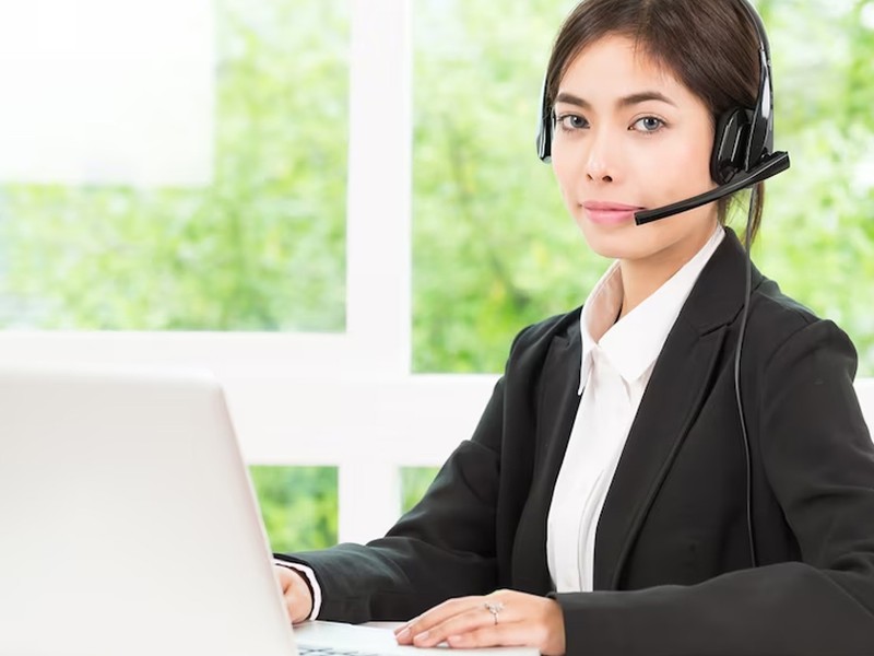 Đội ngũ hỗ trợ khách hàng 24/7 của km3888b sẵn sàng phục vụ qua chat trực tuyến và email